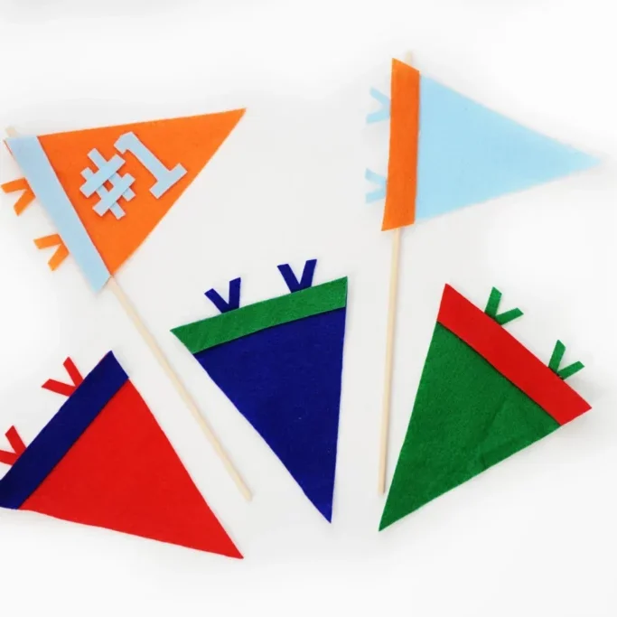 DIY-Mini-Felt-Pennant-Tutorial-5